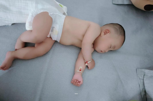 苍南宝宝先长上牙还是下牙